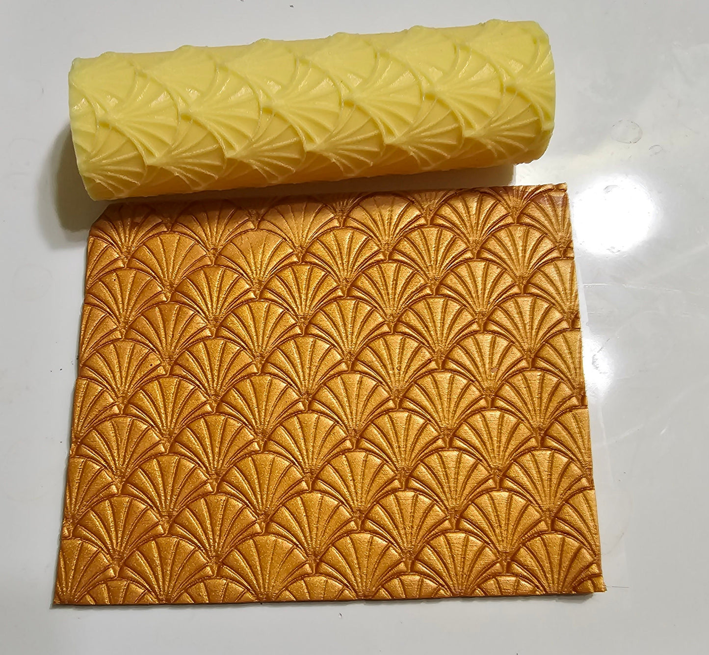 Polymer Clay Cutters #1157-Scallop Fan Texture Roller